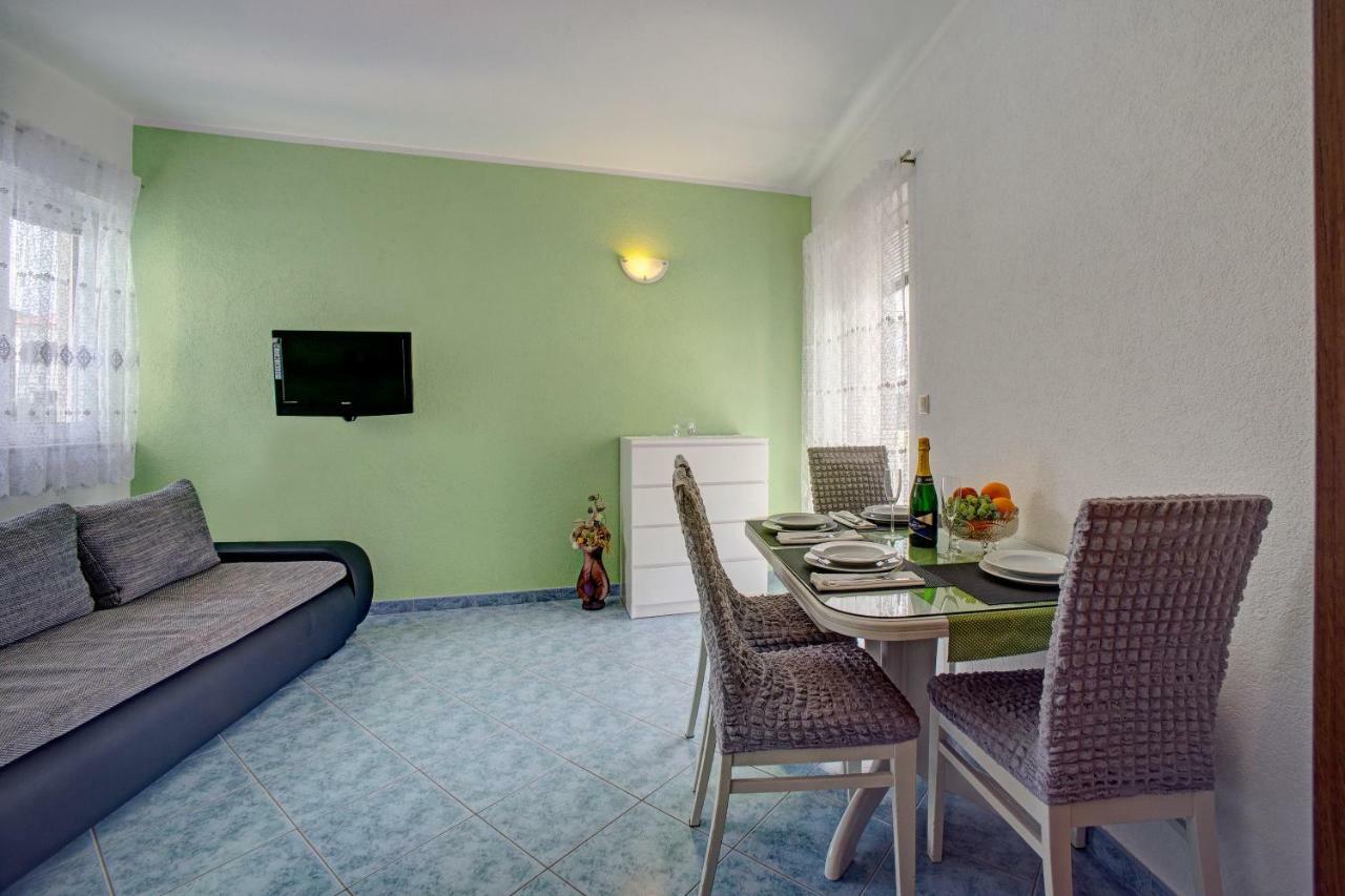 Plavi Biser * Sibenik