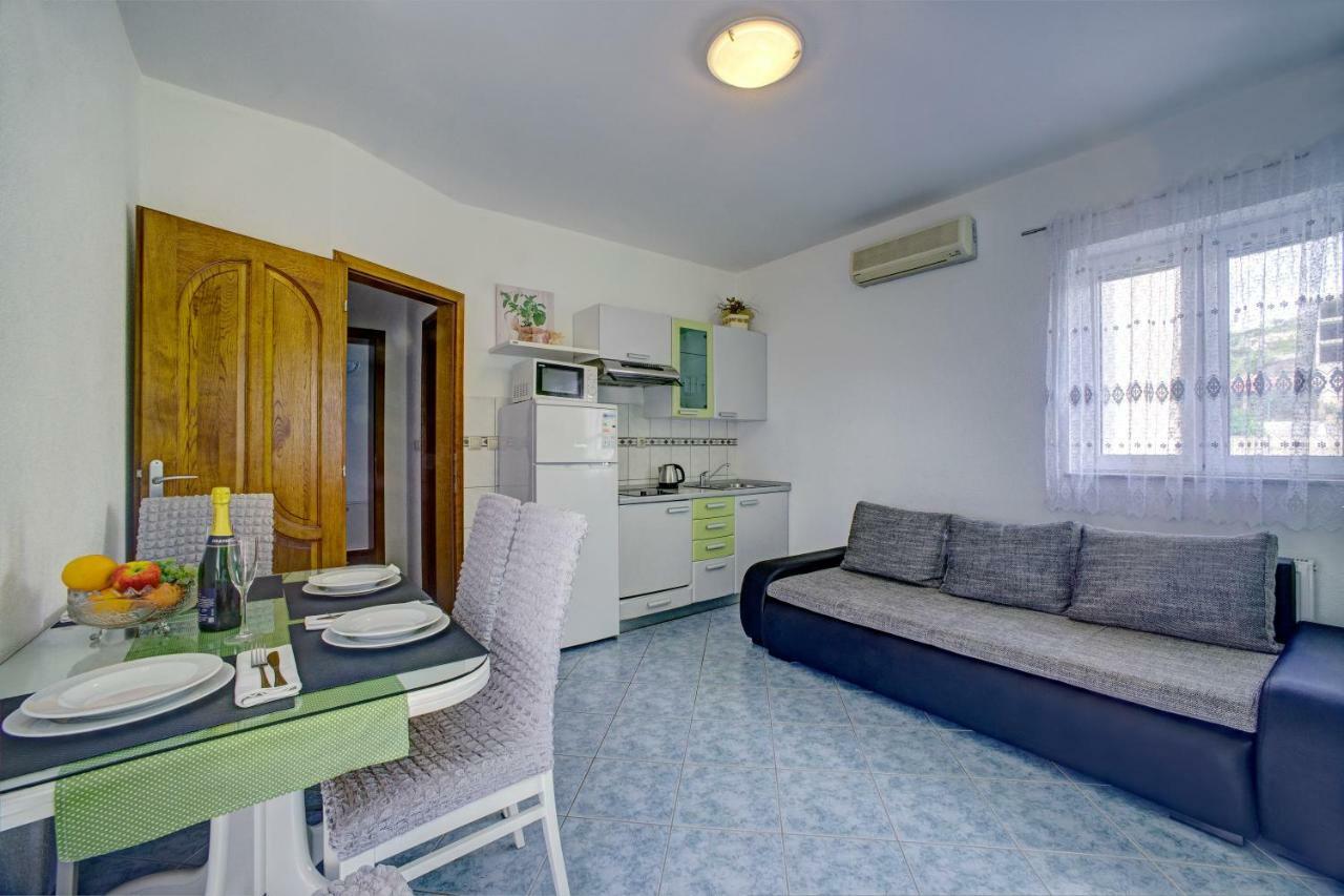 Plavi Biser Apartment *