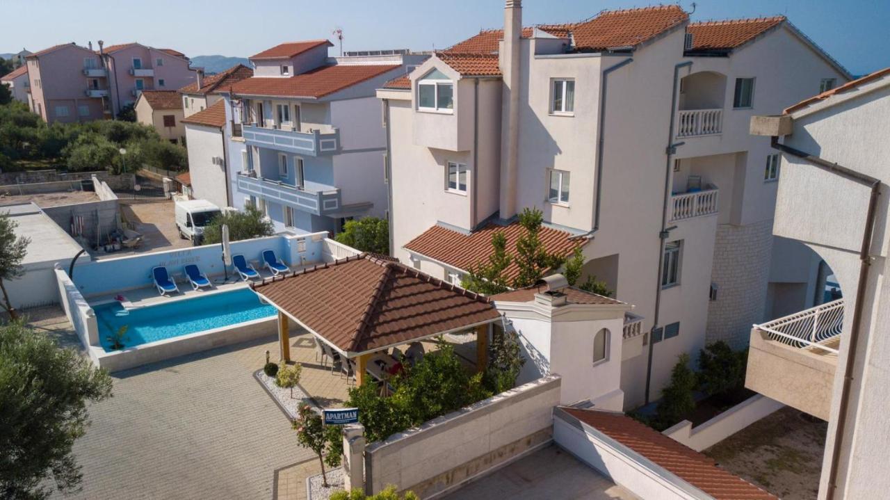 Plavi Biser Apartment